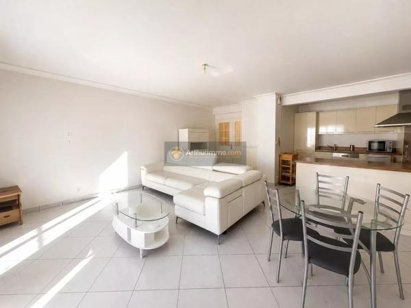 Vente                                                      Appartement
                        
                     3 pièces                      81 m2                     à Saint-Raphaël