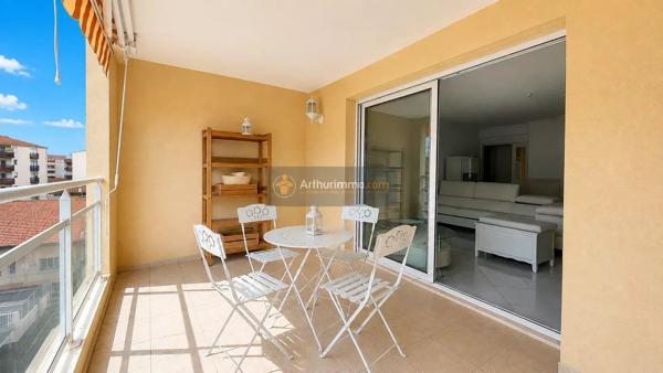 Vente                                                      Appartement
                        
                     3 pièces                      81 m2                     à Saint-Raphaël
