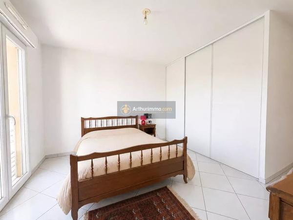 Vente                                                      Appartement
                        
                     3 pièces                      81 m2                     à Saint-Raphaël