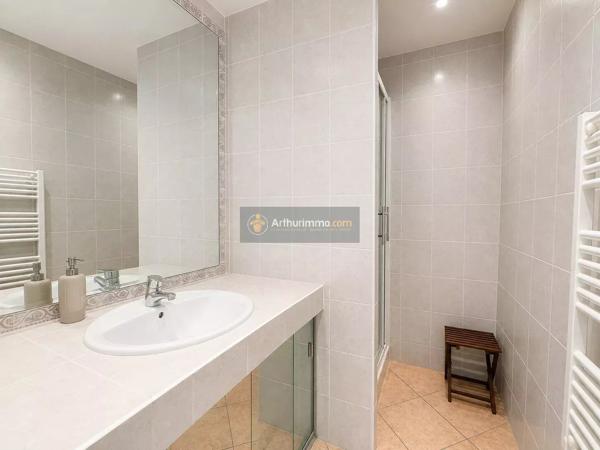 Vente                                                      Appartement
                        
                     3 pièces                      81 m2                     à Saint-Raphaël