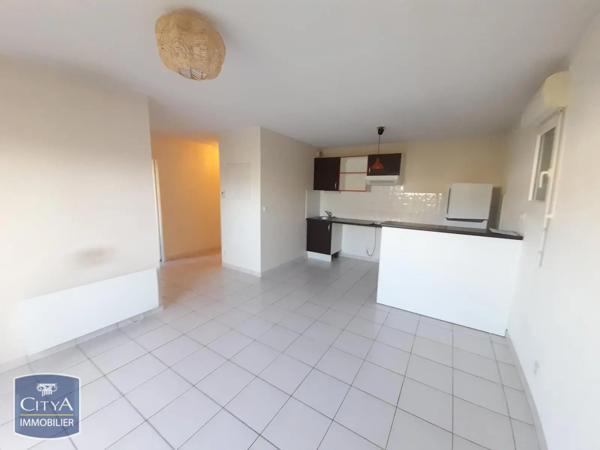 Appartement à louer 2 pièces 42.42m² Estillac (47310)