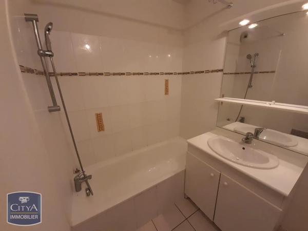 Appartement à louer 2 pièces 42.42m² Estillac (47310)