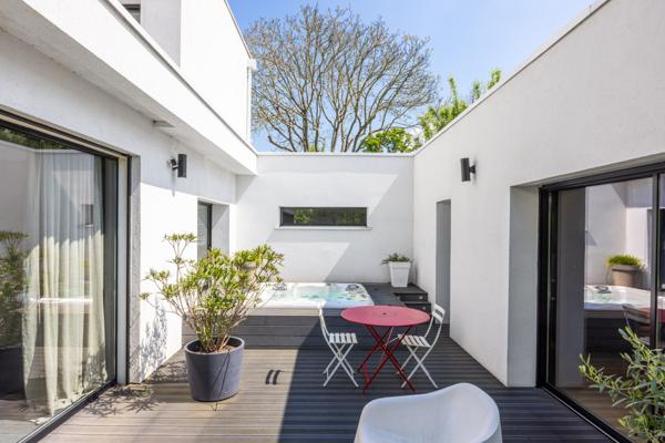 Pacé (35740) Magnifique Maison contemporaine à PACE, située dans le secteur résidentiel très prisé de Beausoleil