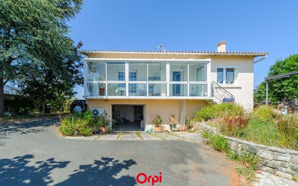 Maison à vendre    5 pièces • 83,30 m2 Saint-Vivien