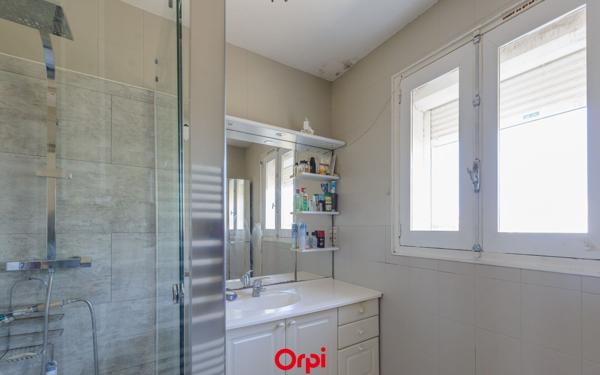 Maison à vendre    5 pièces • 83,30 m2 Saint-Vivien