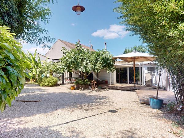 UN LOFT CACHÉ AU COEUR DE NEUILLY-SUR-MARNE, UNE PROPRIÉTÉ HORS NORMES AUX VOLUMES EXCEPTIONNELS