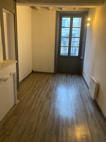 IMMEUBLE DE RAPPORT CENTRE NIORT 2STUDIOS, 1 T2