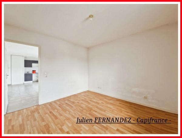 Dpt Indre et Loire (37), à vendre CHAMBRAY LES TOURS Appartement T2 de 41.72m² et 2 places de parking
