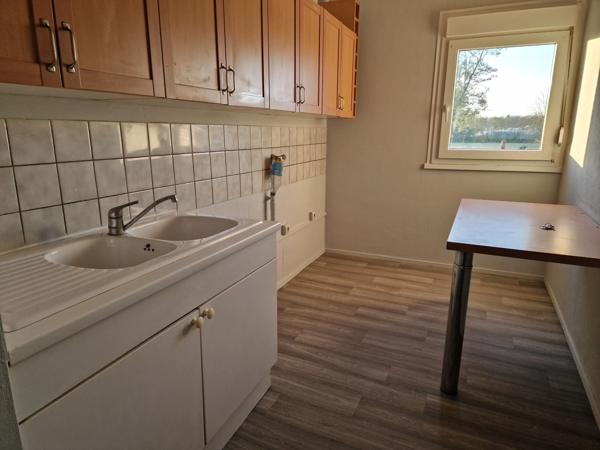 Dpt Vosges (88), à vendre à VITTEL  Bel APPARTEMENT T3  avec BALCON et 2 CAVES
