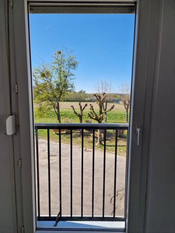Dpt Vosges (88), à vendre à VITTEL  Bel APPARTEMENT T3  avec BALCON et 2 CAVES