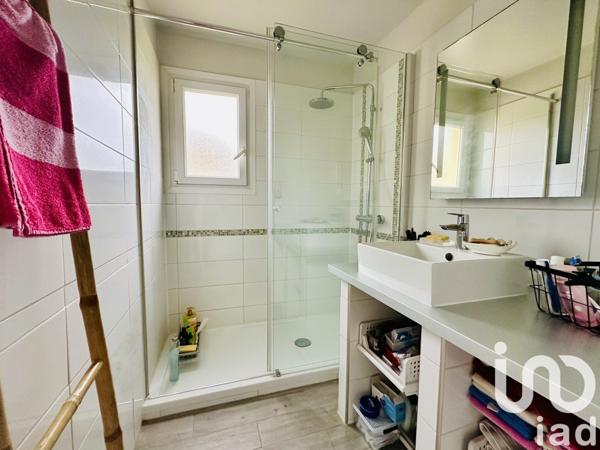 Appartement 3 pièces de 62 m² à Sanary-sur-Mer (83110)