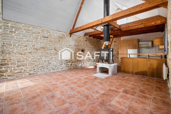 Maison en pierre, dans un écrin de verdure !