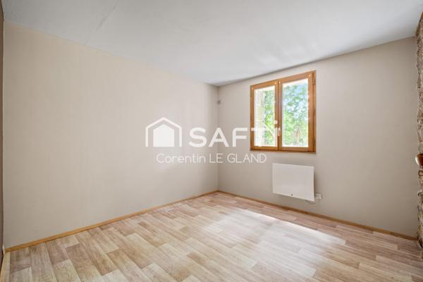 Maison en pierre, dans un écrin de verdure !