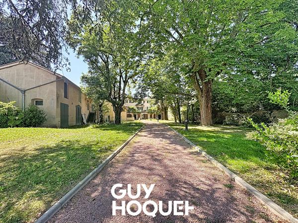 Magnifique T3 Rénové et Meublé entièrement + Stationnement et Cave - 71680 CRECHES-SUR-SAONE