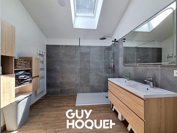 Magnifique T3 Rénové et Meublé entièrement + Stationnement et Cave - 71680 CRECHES-SUR-SAONE