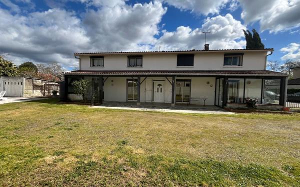 Maison à vendre    4 pièces • 123,70 m2 Tournefeuille