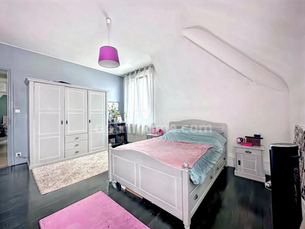 GAUCHY – MAISON FAMILIALE D’ENVIRON 134 M² – 3 CHAMBRES + BUREAU – JARDIN ET TERRASSE
