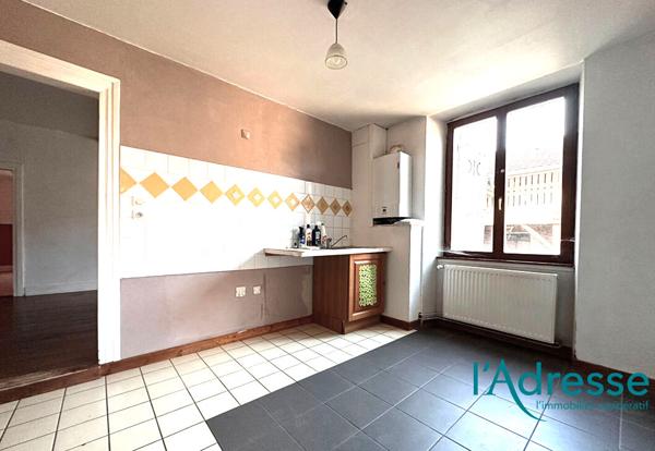 Immeuble Guebwiller 18 pièce(s) 348 m2 et dépendance avec 4 garages