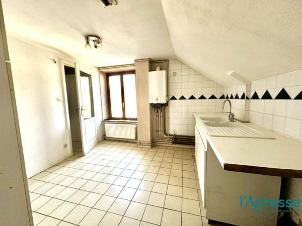 Immeuble Guebwiller 18 pièce(s) 348 m2 et dépendance avec 4 garages