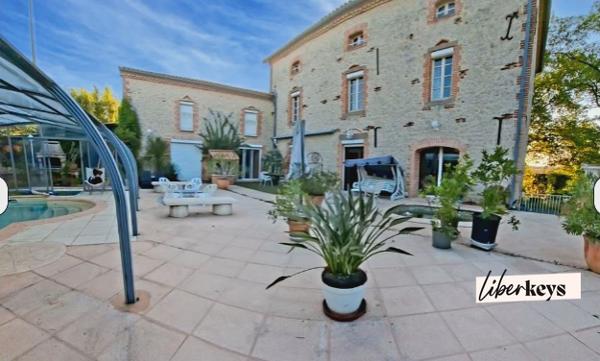 Demeure d’exception au cœur du Tarn – Maison de Maître de 450 m² sur 3 hectares avec piscines intérieure et extérieure