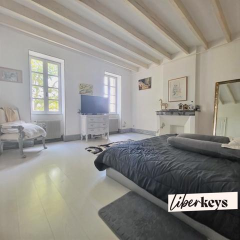 Demeure d’exception au cœur du Tarn – Maison de Maître de 450 m² sur 3 hectares avec piscines intérieure et extérieure