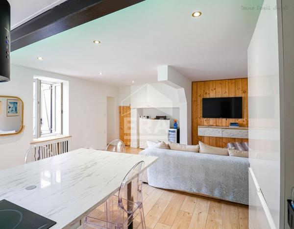 Maison de ville 4 chambres + studio indépendant - Grand terrain