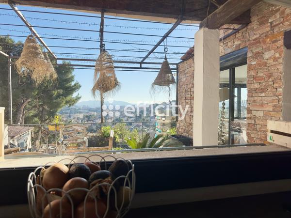 Maison 11 pièces - 267 m²