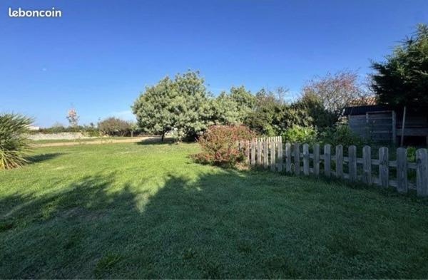 à deux pas des pistes cyclables, à 15 min de la plage à vélo