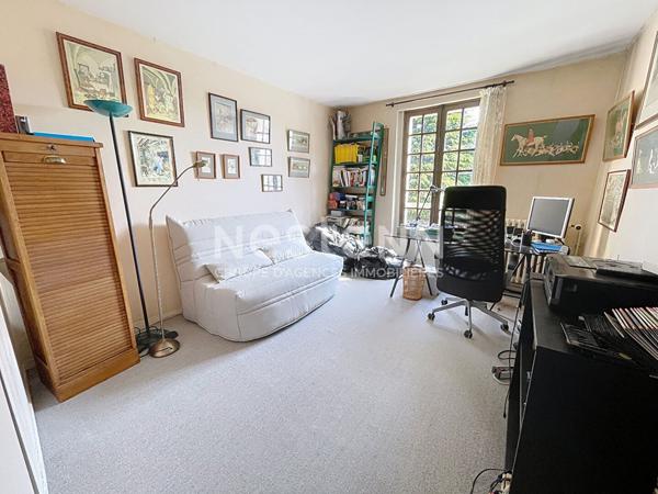 A vendre Maison de 6 pièces de 183 m² à Plaisir - Quartier centre ville-village