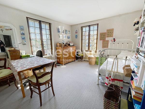 A vendre Maison de 6 pièces de 183 m² à Plaisir - Quartier centre ville-village