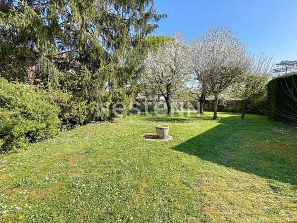 A vendre Maison de 6 pièces de 183 m² à Plaisir - Quartier centre ville-village