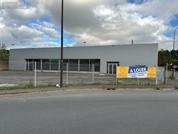 Entrepôt et bureaux à louer à Poulainville dans la Somme (80260), ref : 1/784