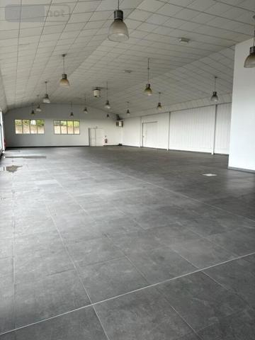 Entrepôt et bureaux à louer à Poulainville dans la Somme (80260), ref : 1/784