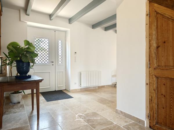 TRES BELLE DEMEURE Lezay (79120)