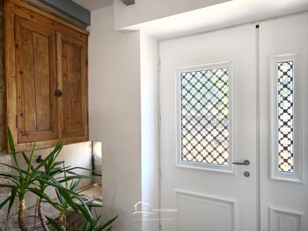 TRES BELLE DEMEURE Lezay (79120)