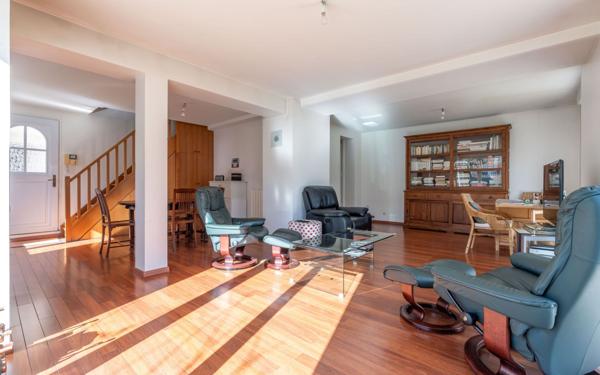 Maison à vendre    6 pièces • 130 m2 Maisons-Alfort