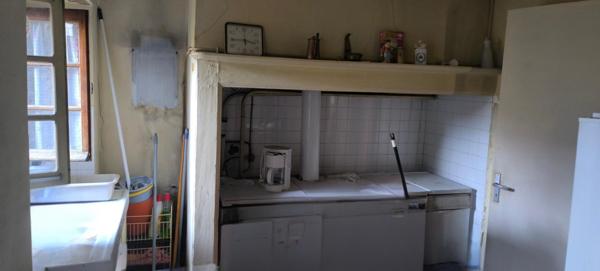 Maison de village à rénover avec jardin et terrasse