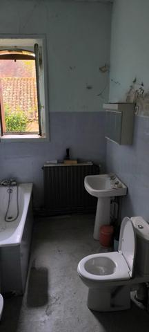 Maison de village à rénover avec jardin et terrasse