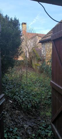 Maison de village à rénover avec jardin et terrasse