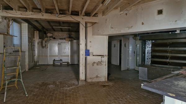 ANCIEN COMMERCE BOULANGERIE AVEC LOGEMENT