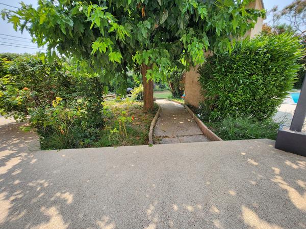 VEDENE - AVIGNON - MAISON A VENDRE DE 170 M² SURFACE HABITABLE SUR UN TERRAIN DE 1000M² AVEC GARAGE PARKING ET ANNEXES