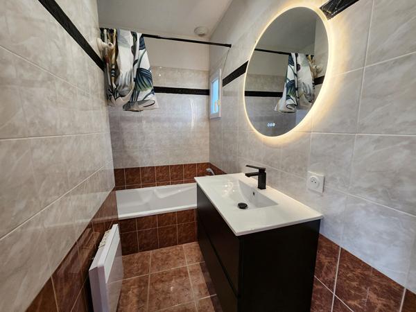 VEDENE - AVIGNON - MAISON A VENDRE DE 170 M² SURFACE HABITABLE SUR UN TERRAIN DE 1000M² AVEC GARAGE PARKING ET ANNEXES