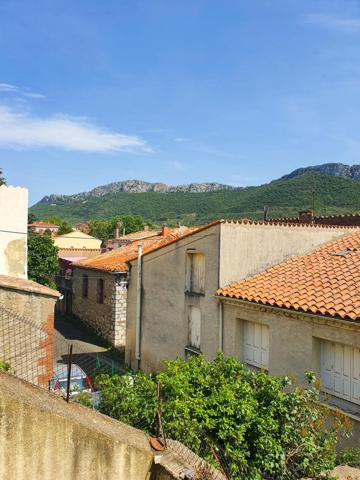 Maison de village T5 130 m² avec petit extérieur