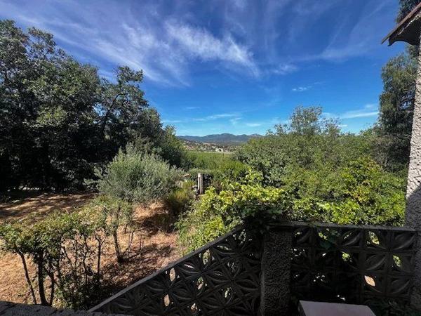 Vente                                                      Maison
                        
                     3 pièces                      60 m2                     à Le Bosc