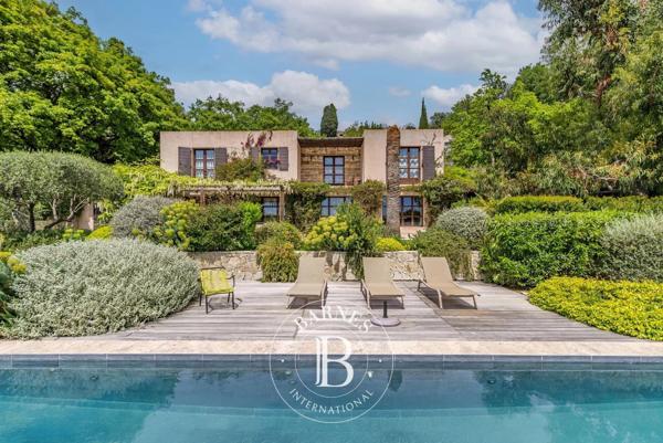 Châteauneuf-Grasse, Villa 5 Chambres -  220 m² à vendre