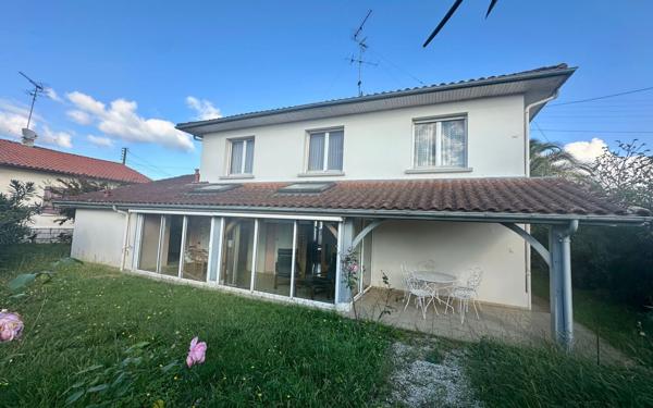 Maison à vendre    6 pièces •  Dax