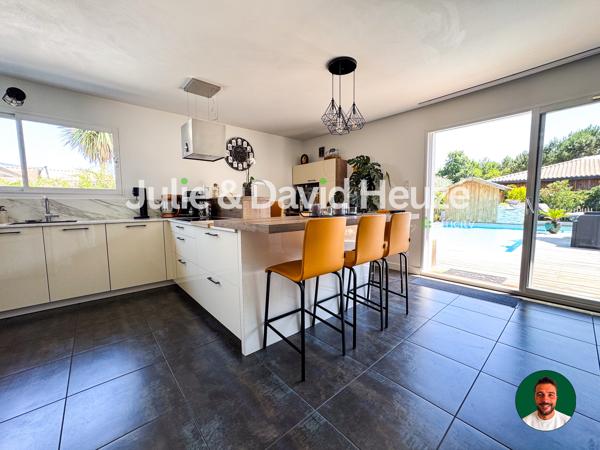 Maison
         5 pièces
        - 135 m² 625 000 € *