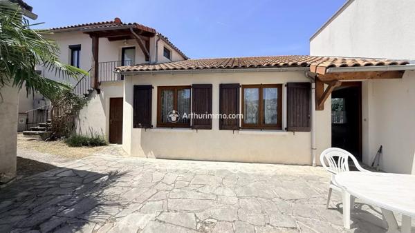 Vente                                                      Maison
                        
                     5 pièces                      130 m2                     à Millau
