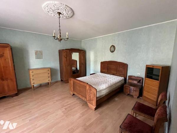 Pouzauges maison en pierre 2 chambres + grenier aménageable 