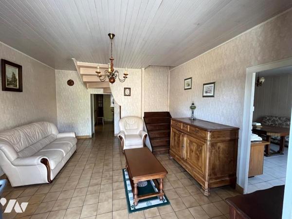Pouzauges maison en pierre 2 chambres + grenier aménageable 